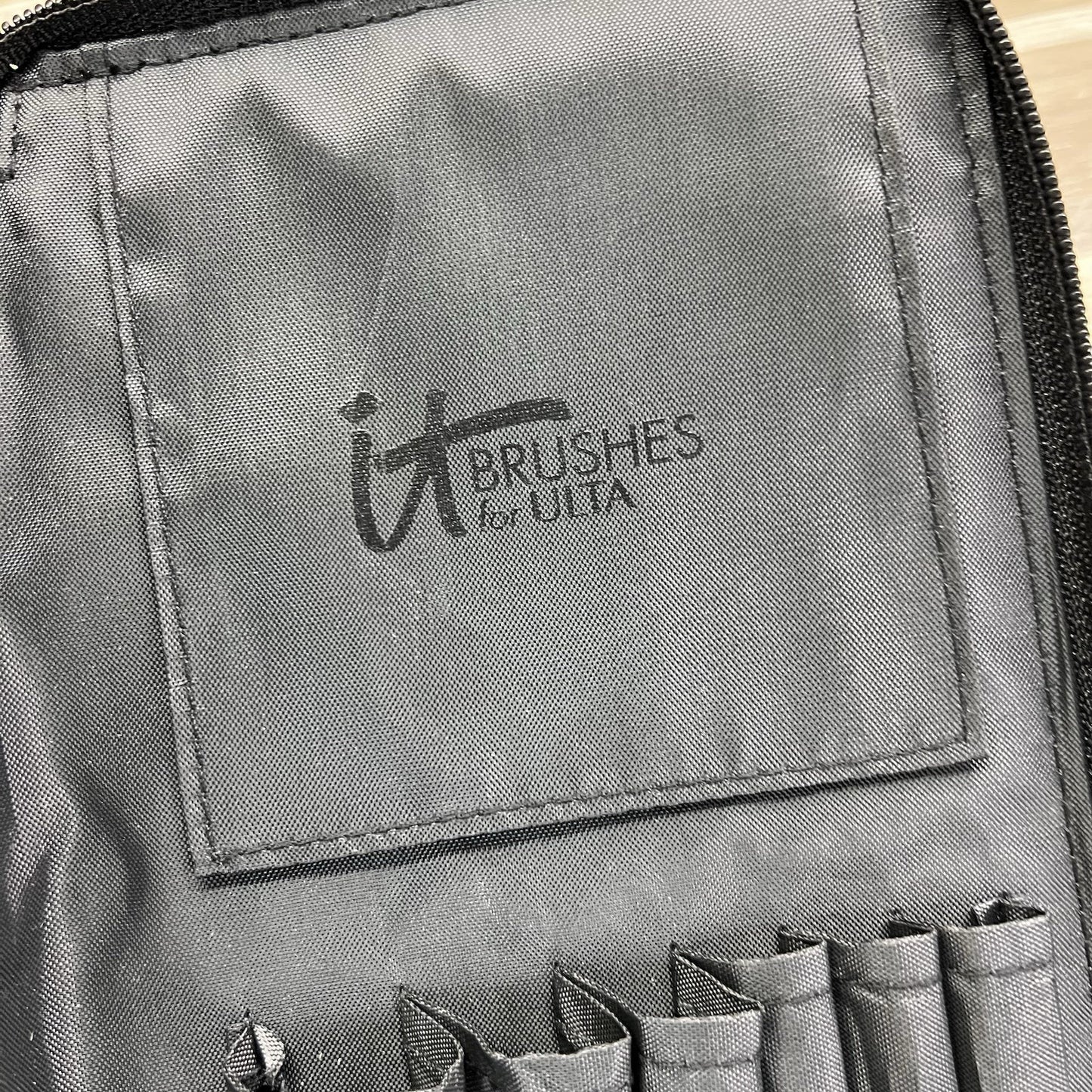 It Brushes for Ulta Case Quilted Black Make Up Brush Zip Up Case Travel - JL521