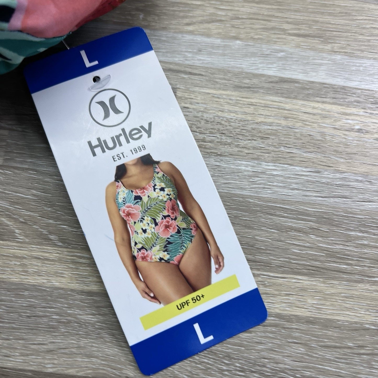 NWT Hurley Women’s Hawaiian One Piece Swimsuit Size L - JN325