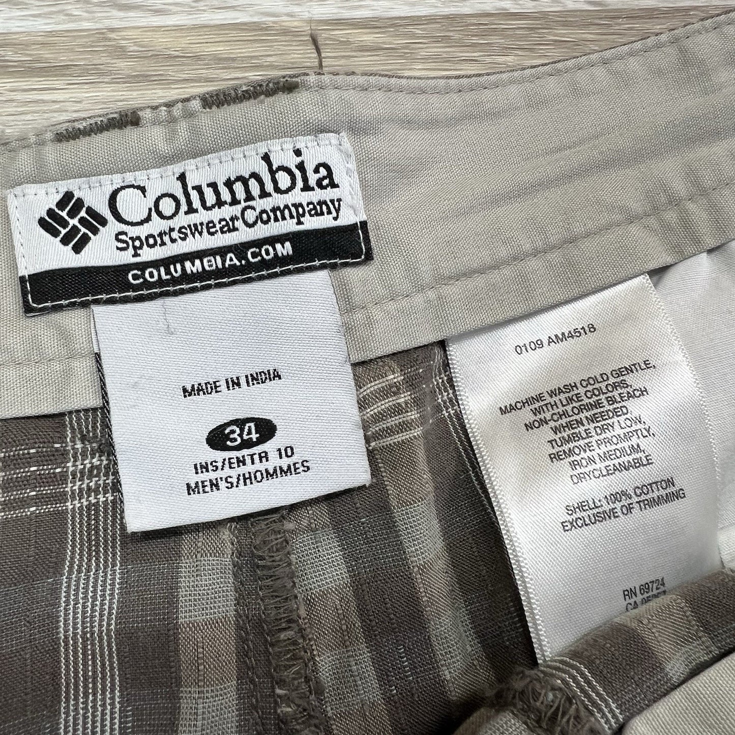 VTG Columbia Men’s Shorts Brown Plaid Chino Size 34 - JN321