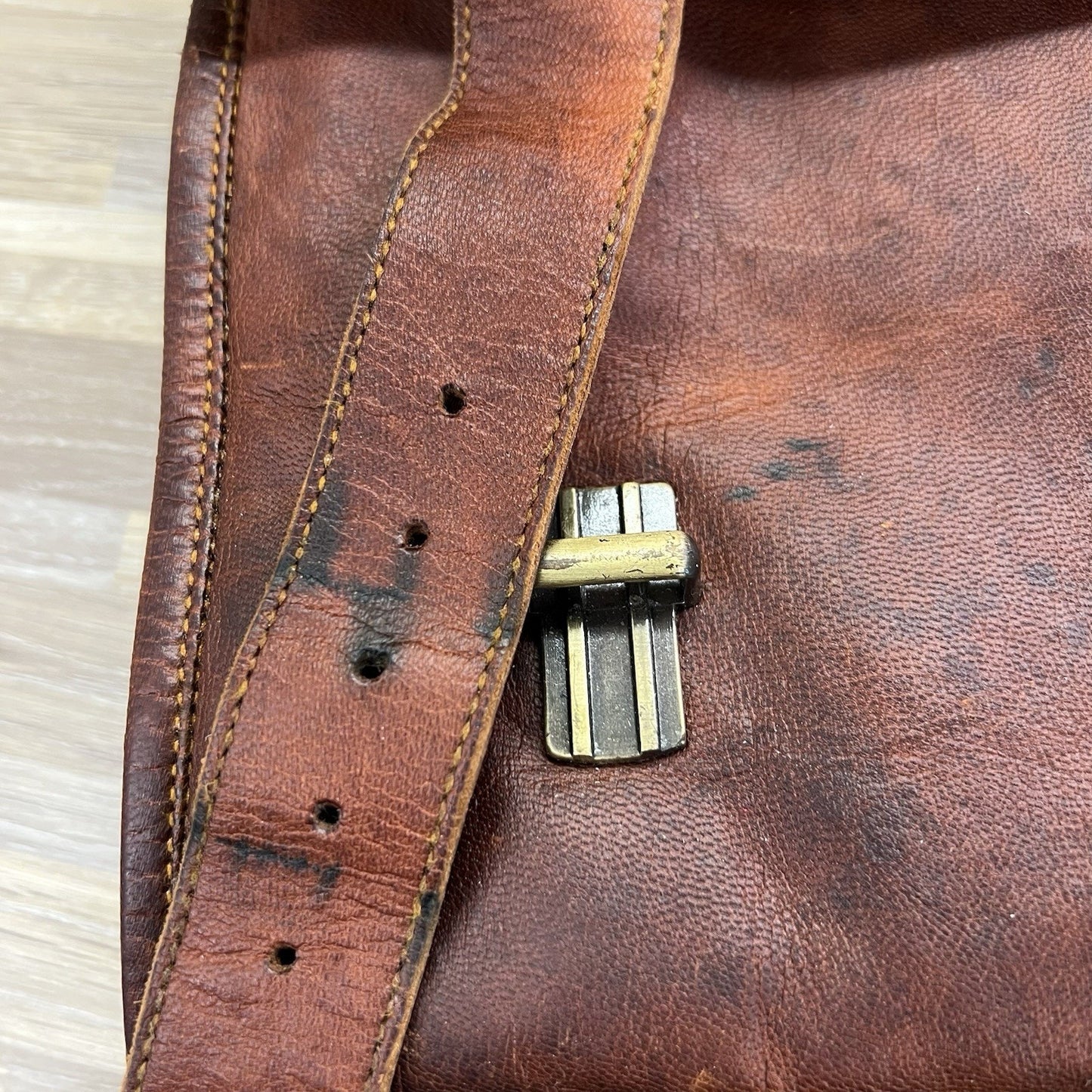 Komal's Passion Leather Messenger Bag Buckle Closure Vintage Brown - JL403