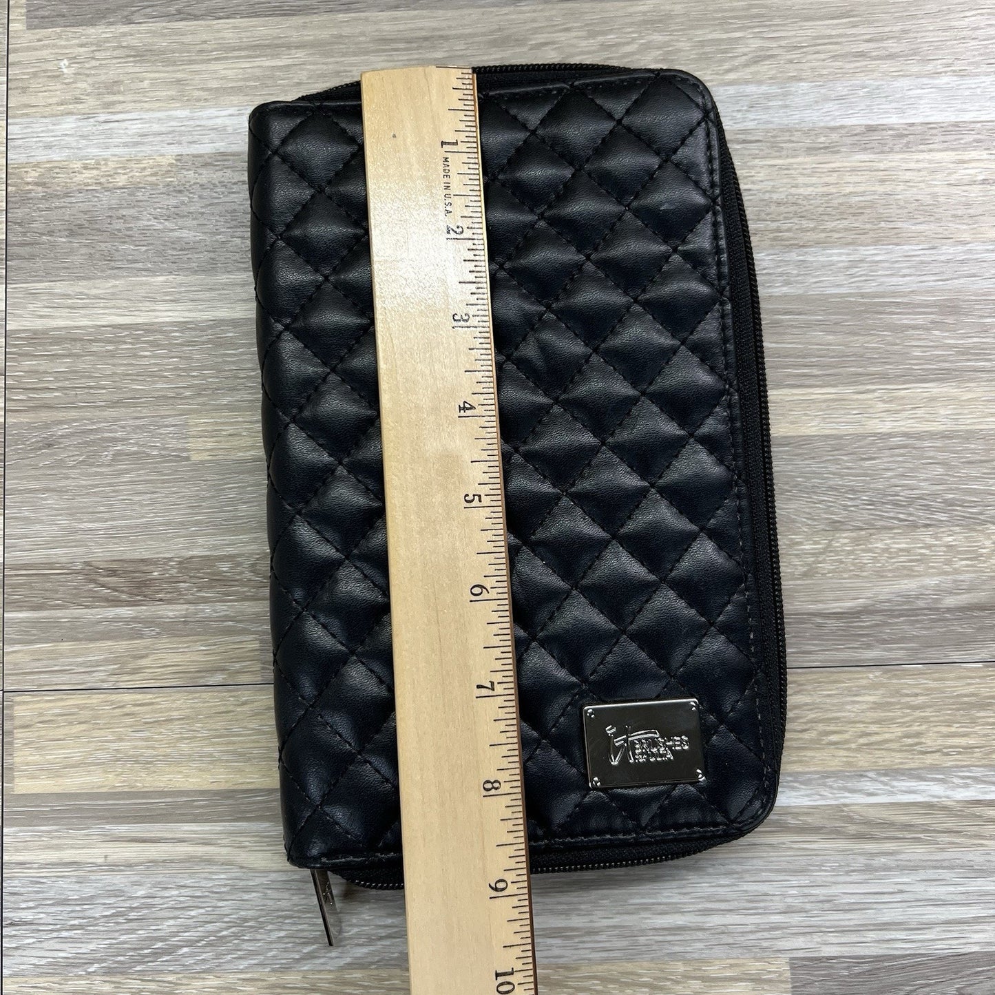 It Brushes for Ulta Case Quilted Black Make Up Brush Zip Up Case Travel - JL521