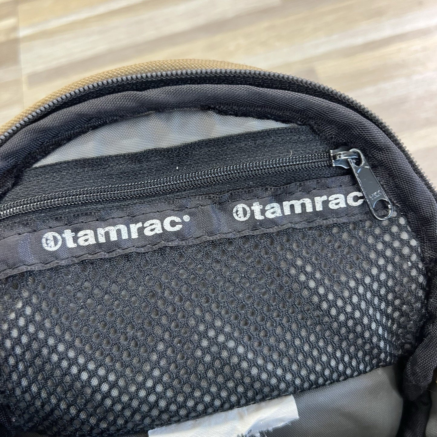 Tamrac Camera Bag with Shoulder Strap Brown, 10"x8"x5" -JB339
