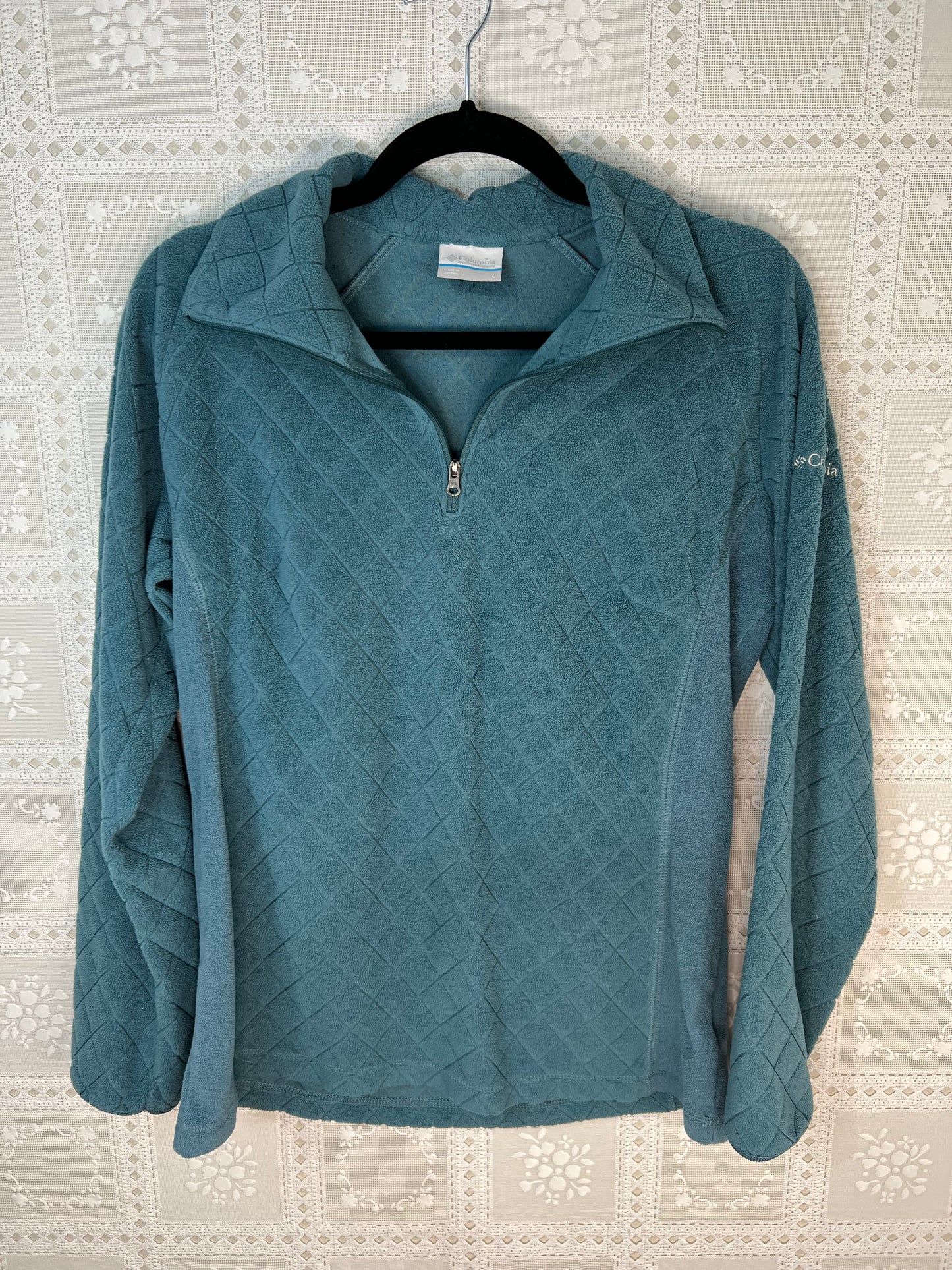 Columbia Women’s fitted fleece - L