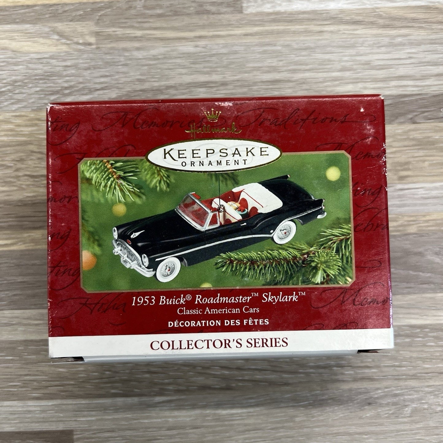 BUICK 1953 ROADMASTER SKYLARK ORNAMENT HALLMARK 2001 #11 Vintage - M154