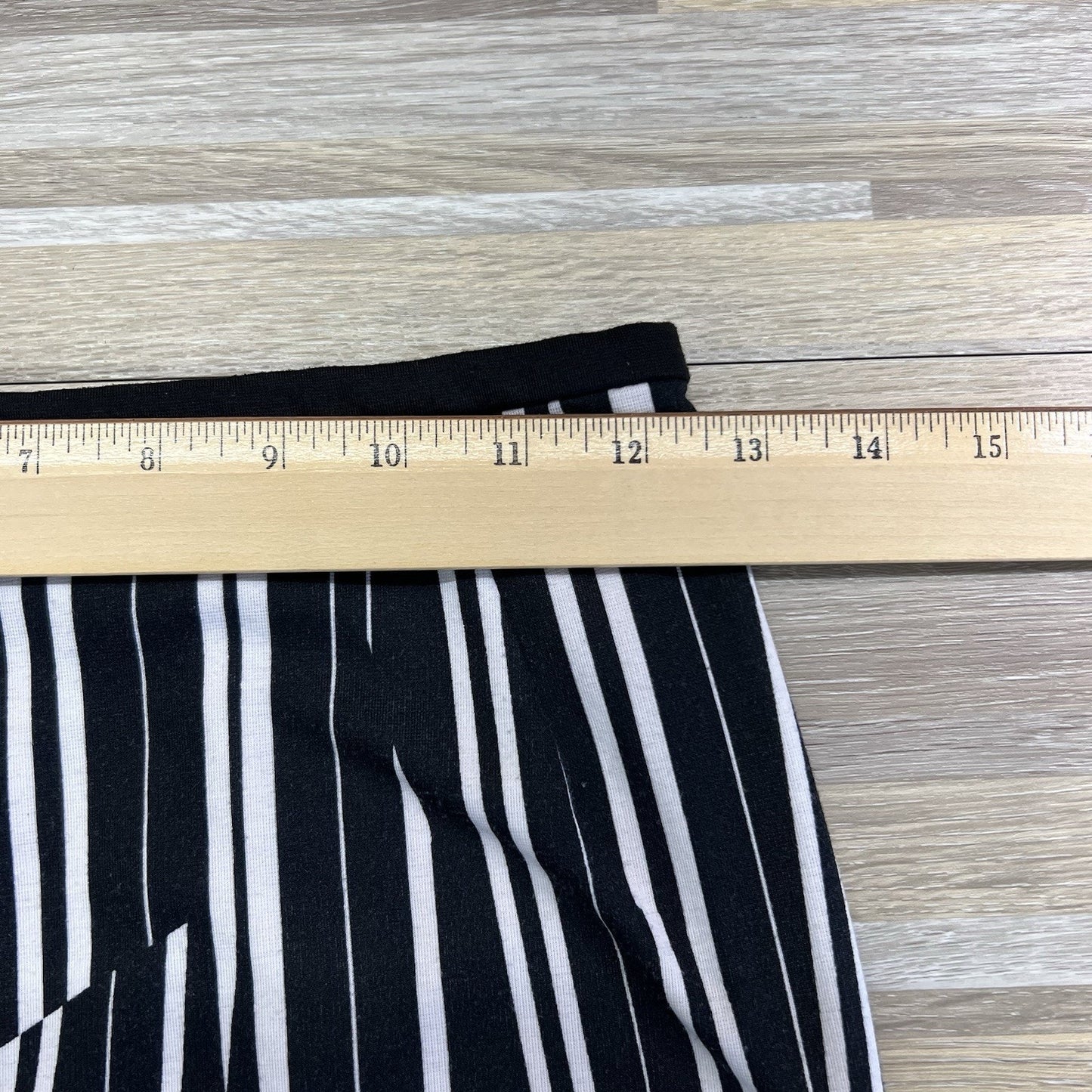H&M Women's Mini Skirt Black White Size 4 - JN308