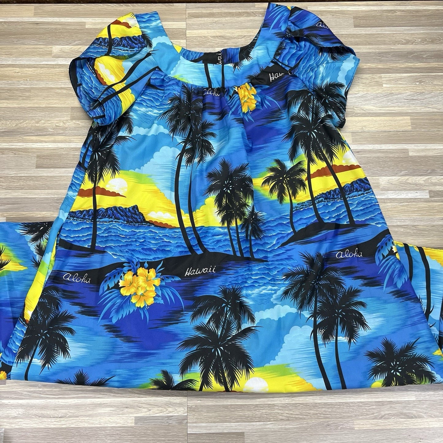 Vintage Royal Creations Made In Hawaii Dress Size Medium - M203