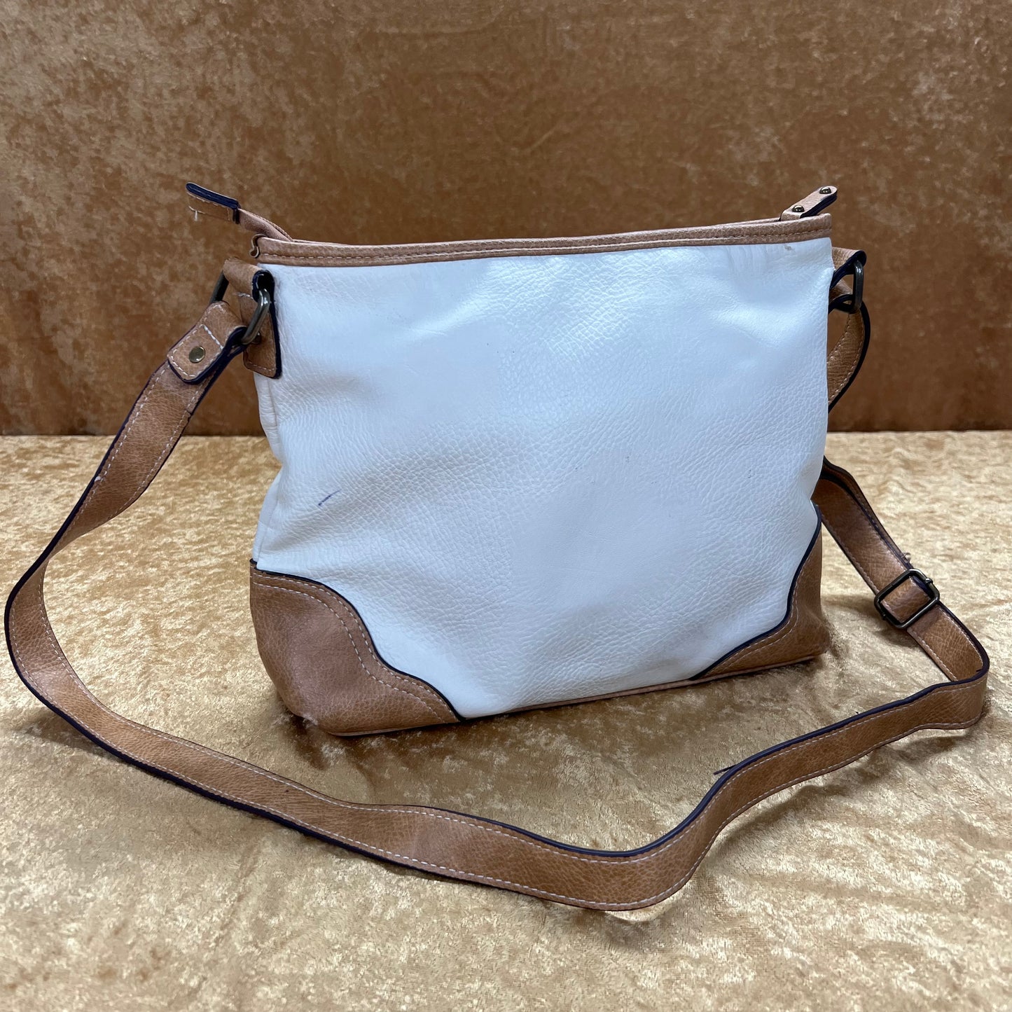 b.ø.c Born Concept vegan purse
