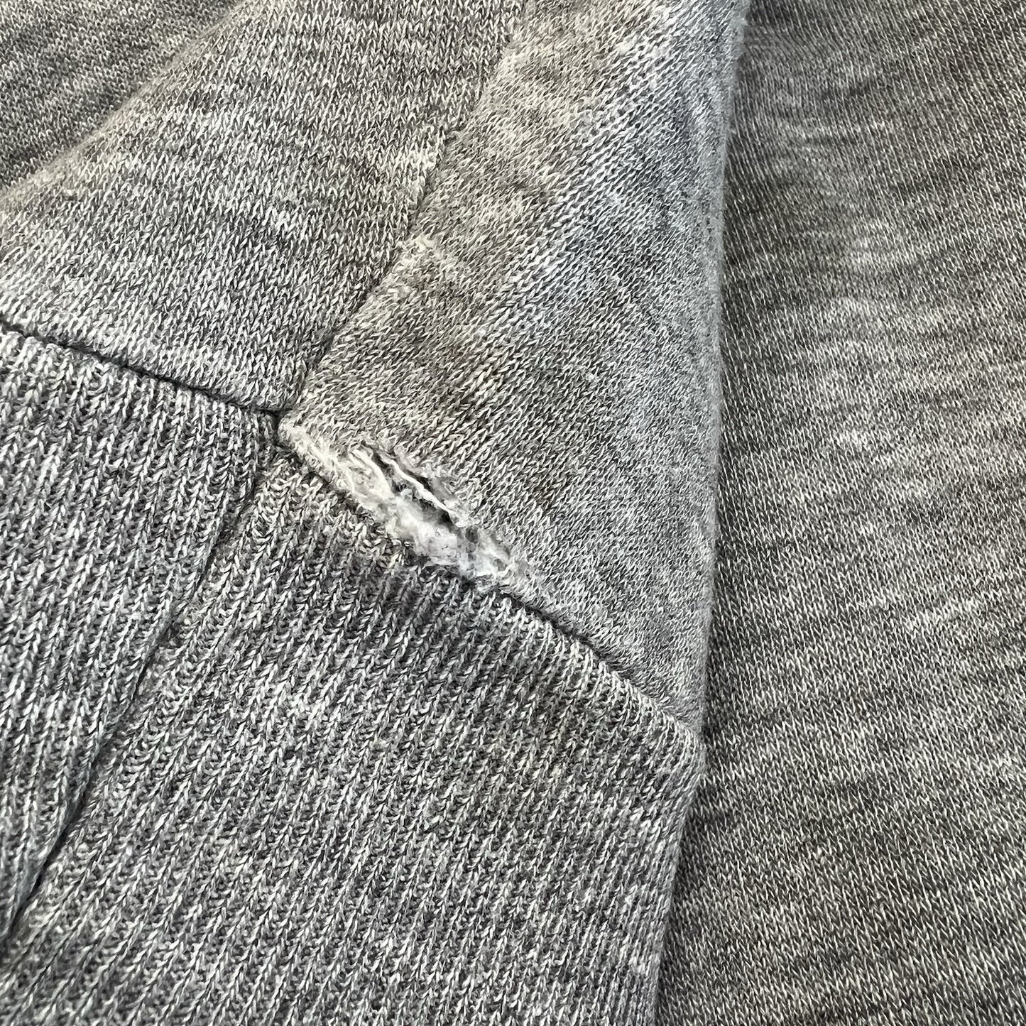 Vintage Loyola University Soft Grey Sweatshirt Size L - M228