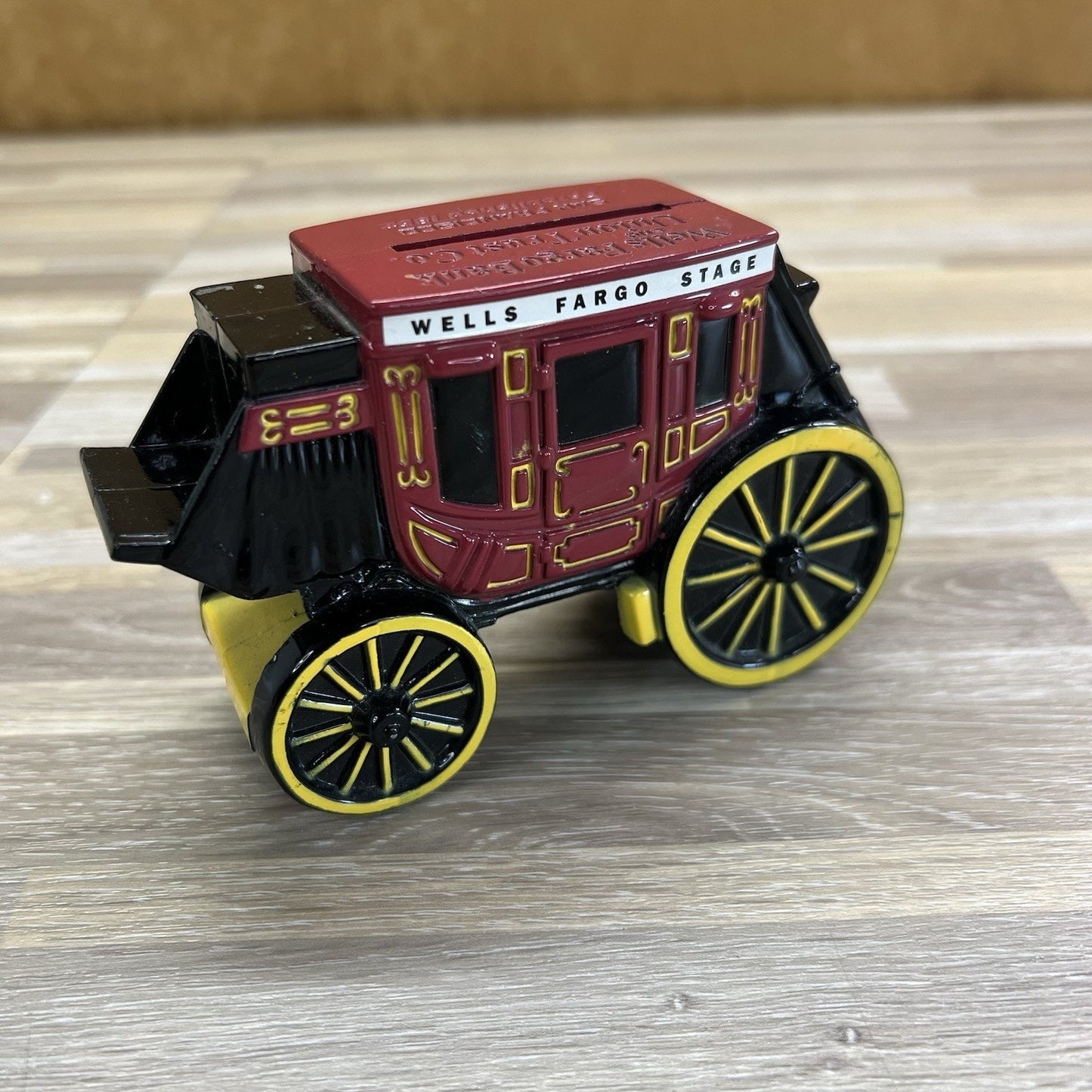 VTG Wells Fargo Stage Coach Bank With Key 1998 Vintage Collectible - AG548