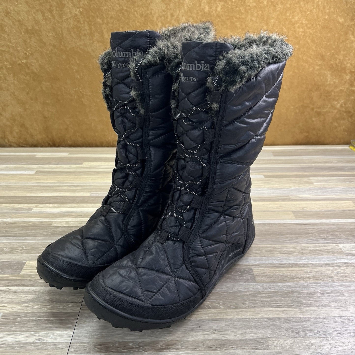 Columbia Quilted 200 gram Fur waterproof Black Winter Boot Womens 10 - JL508