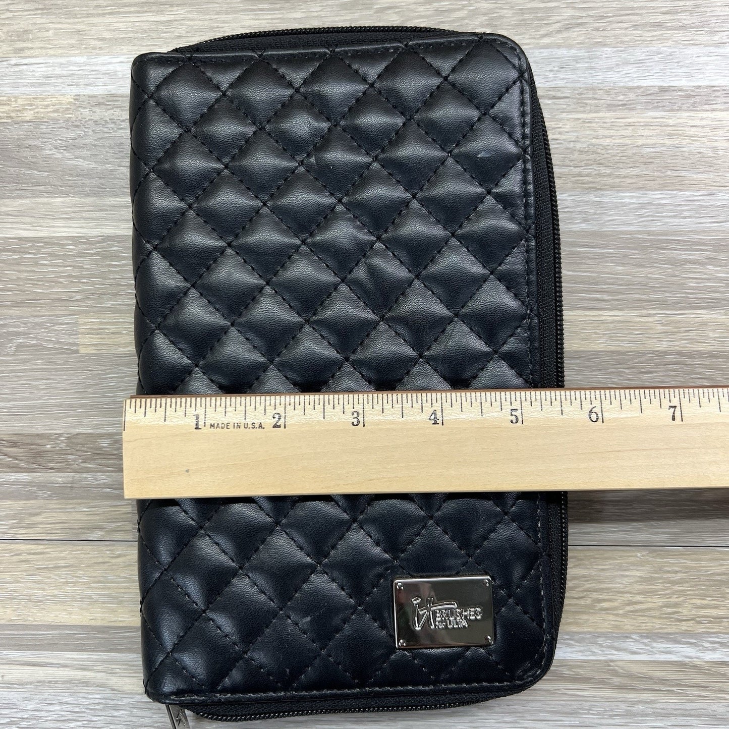 It Brushes for Ulta Case Quilted Black Make Up Brush Zip Up Case Travel - JL521