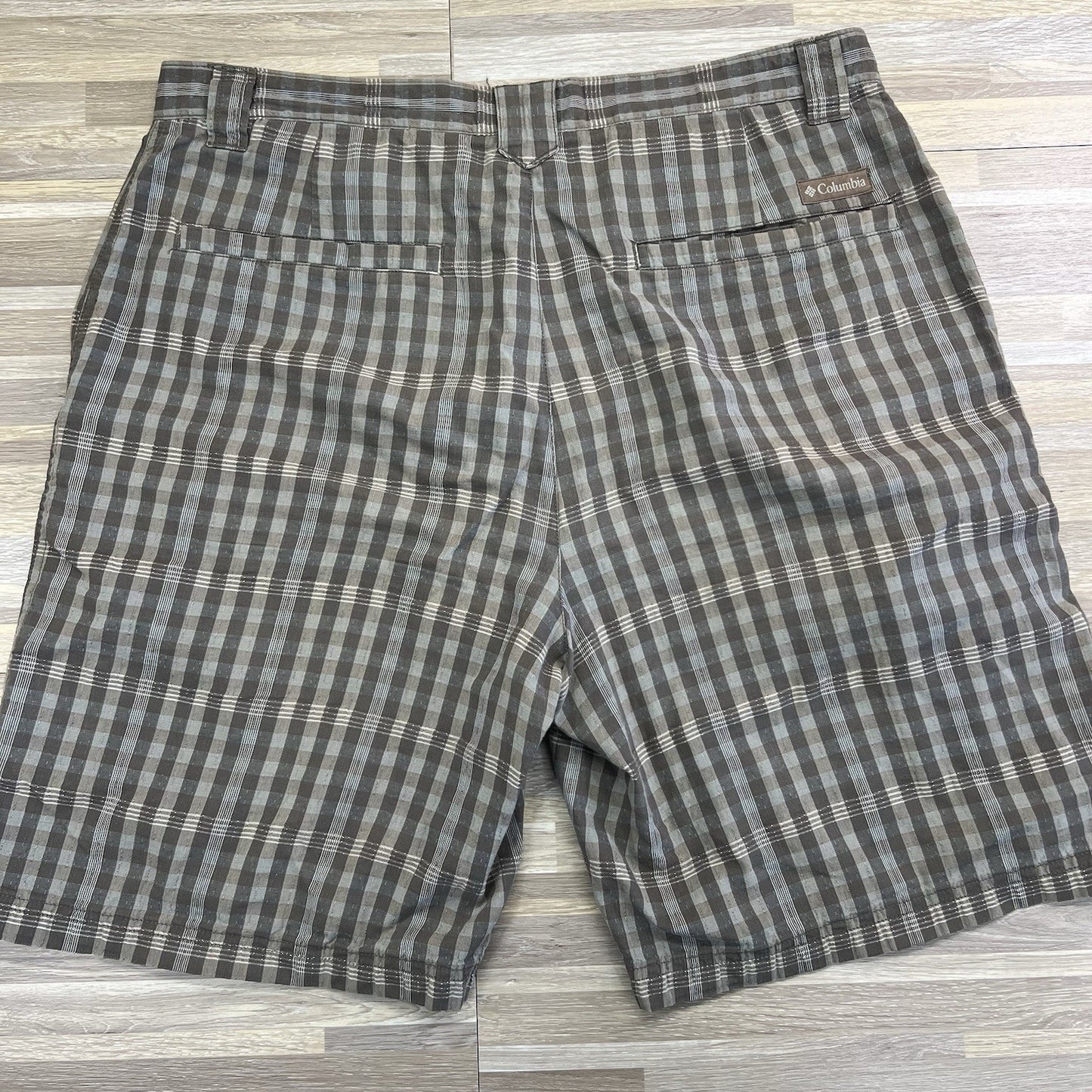 VTG Columbia Men’s Shorts Brown Plaid Chino Size 34 - JN321
