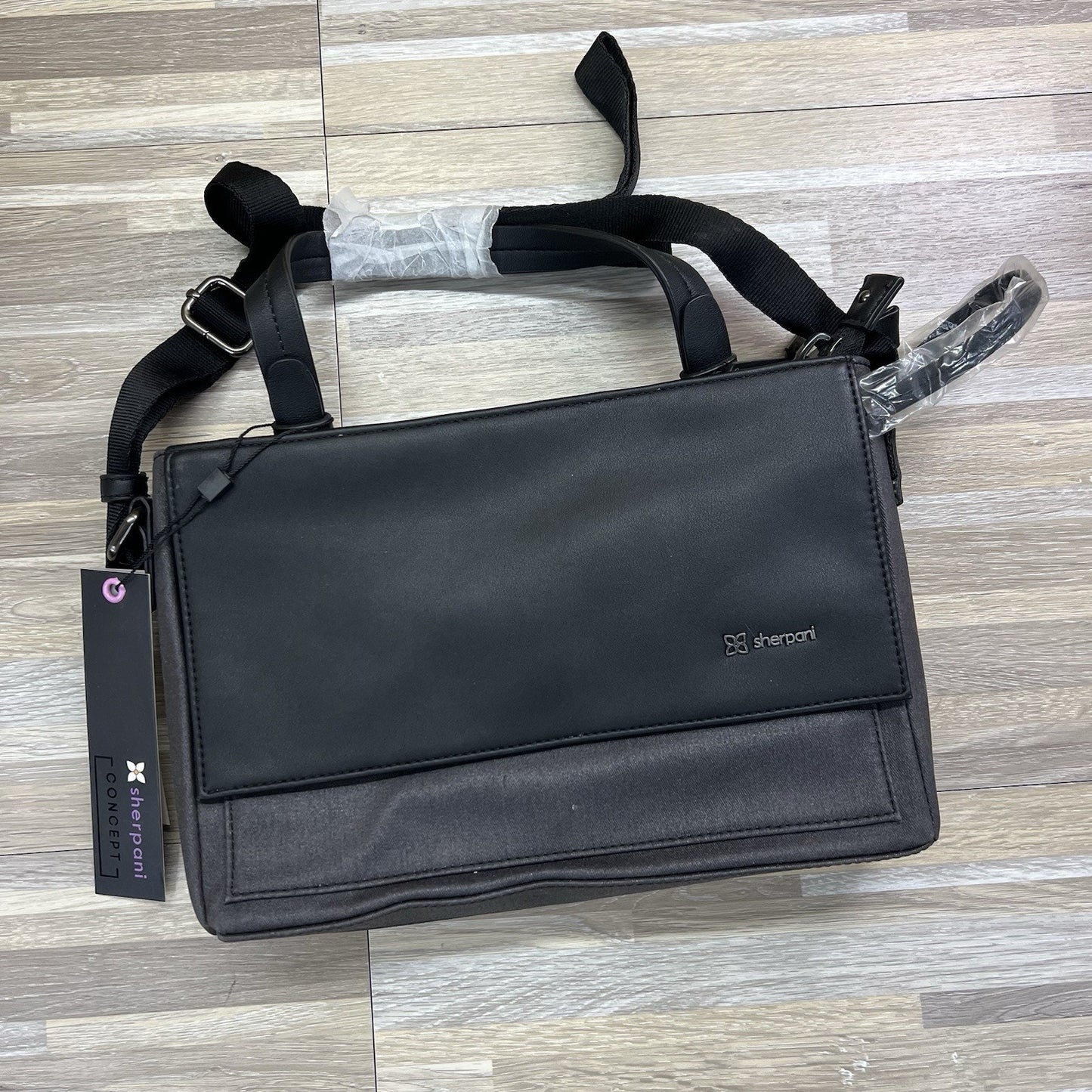 NWT Sherpani Dalia Crossbody Bag Black Adjustable Strap - JL362