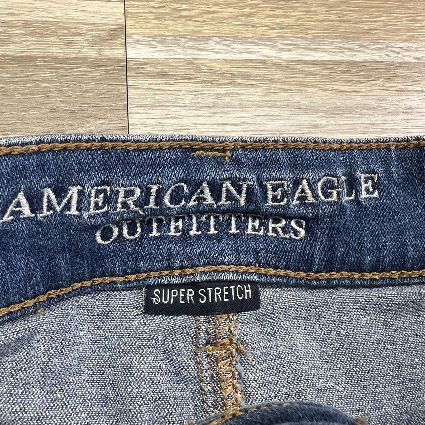 American Eagle Hi-Rise Shortie Denim Shorts Destroyed Size 6 28- JN278