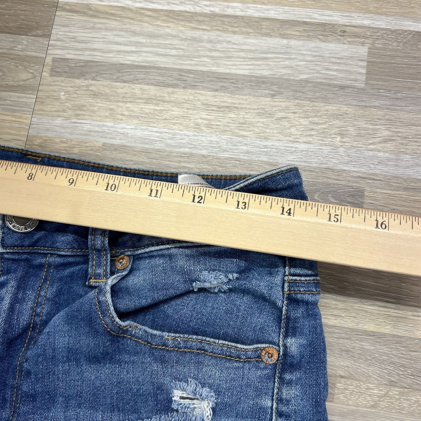 American Eagle Hi-Rise Shortie Denim Shorts Destroyed Size 6 28- JN278