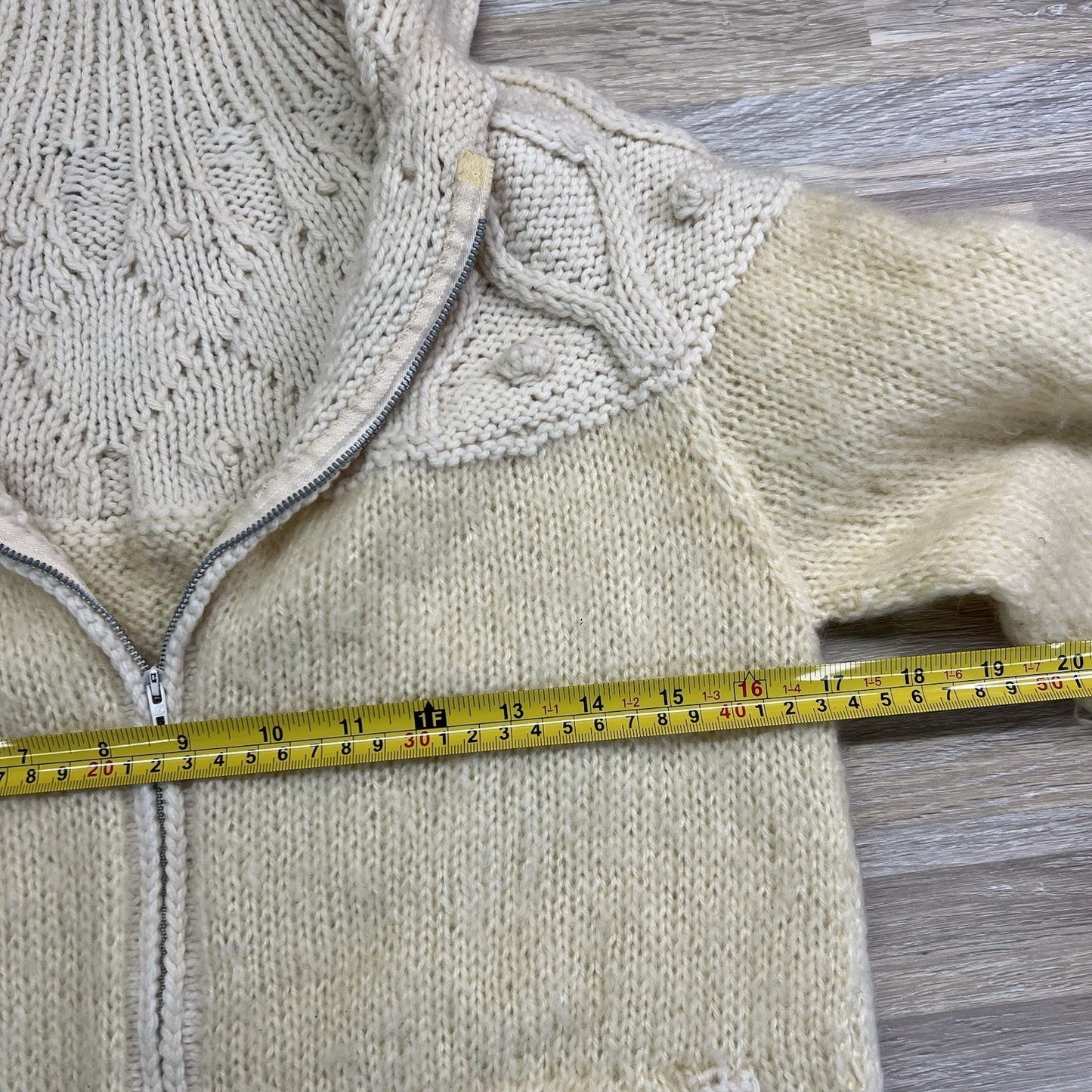 VTG Handmade Zip Up Sweater Women's Large Collar Size S/M Creamy Yellow - 1O648