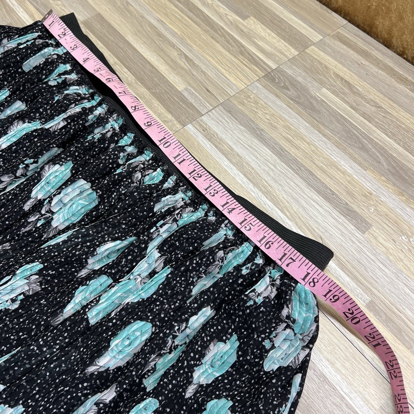 Torrid Women’s Skirt Blue Roses Maxi Size 2 Waist 36 - JN279