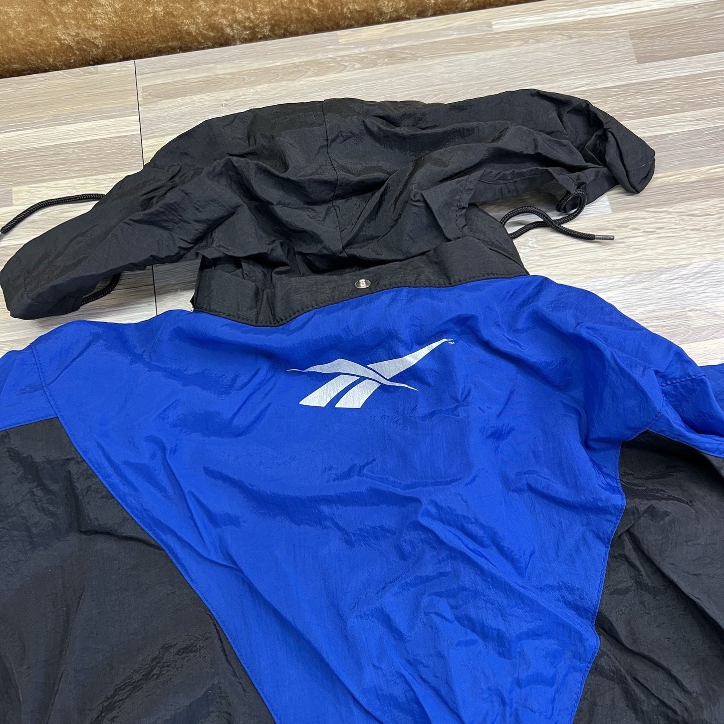 VTG Reebok Men's 90s Windbreaker Jacket Size XL Tuck Away Hood Black Blue -2N666