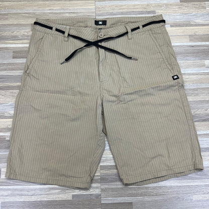 DC Shoe Co Pinstripe Chino Shorts Men’s Board Shorts Size 34 Shoestring - A100