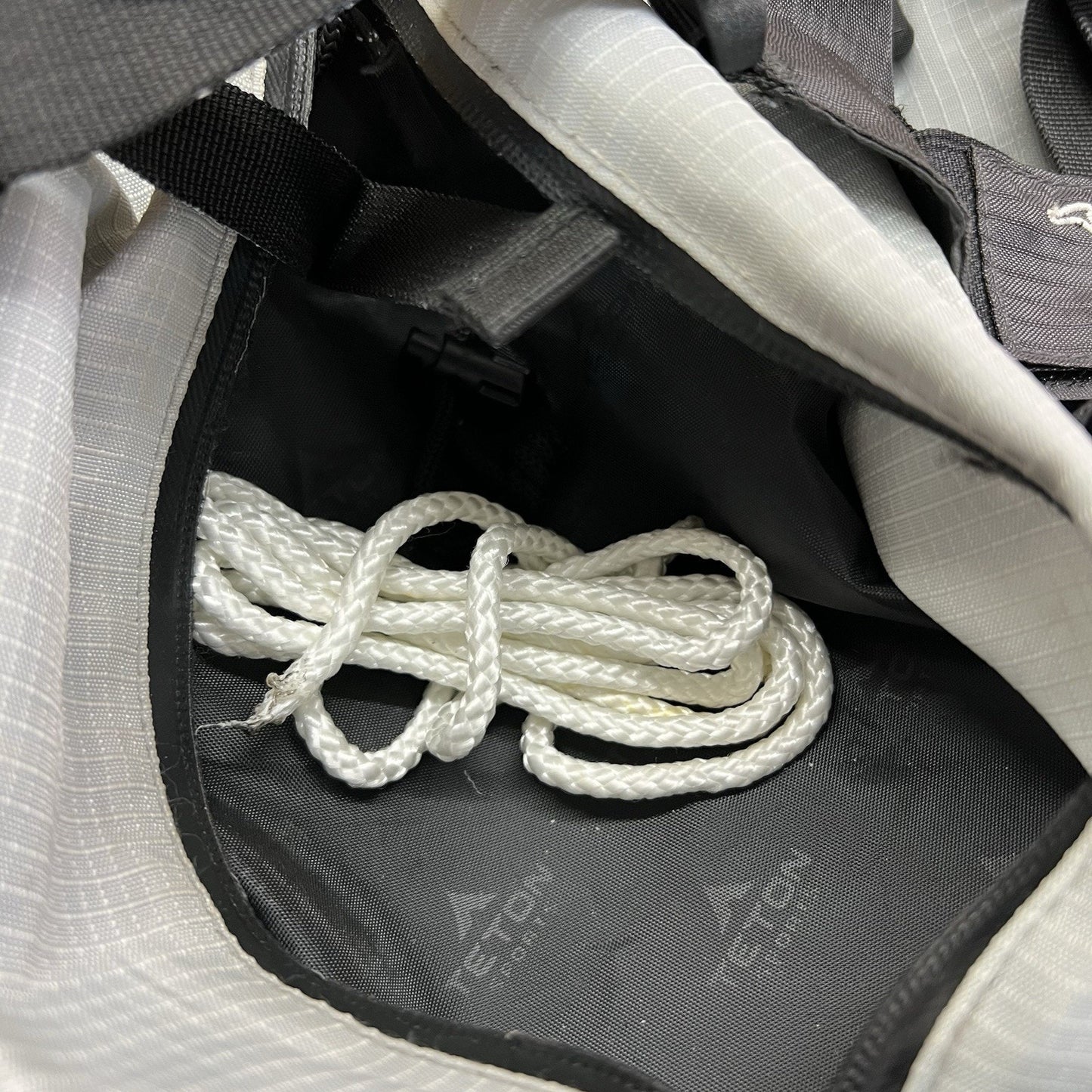 Teton Sports Summit 2800 Lightweight Hiking Daypack Padded - JN285