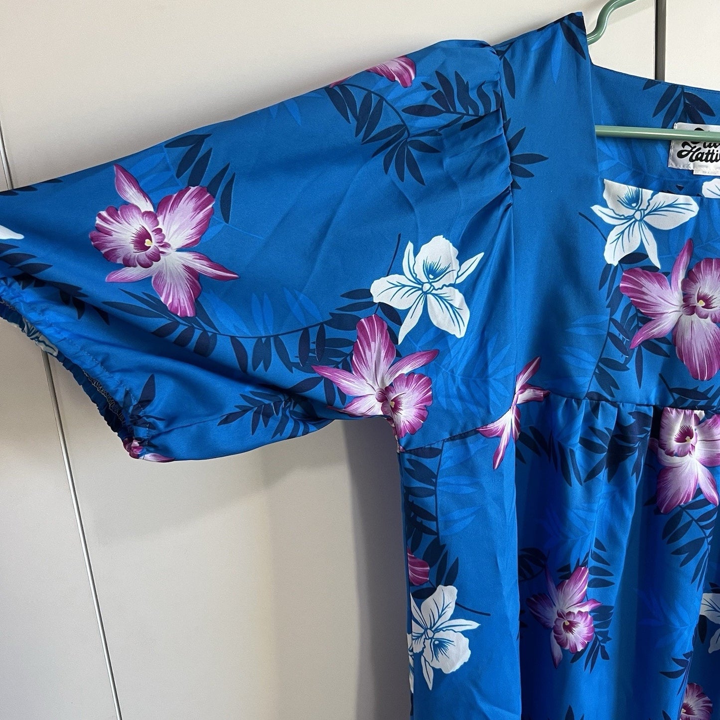 VTG Hilo Hattie’s Hawaii Floral Blue Muumuu Single Pocket One Size Long- JL396