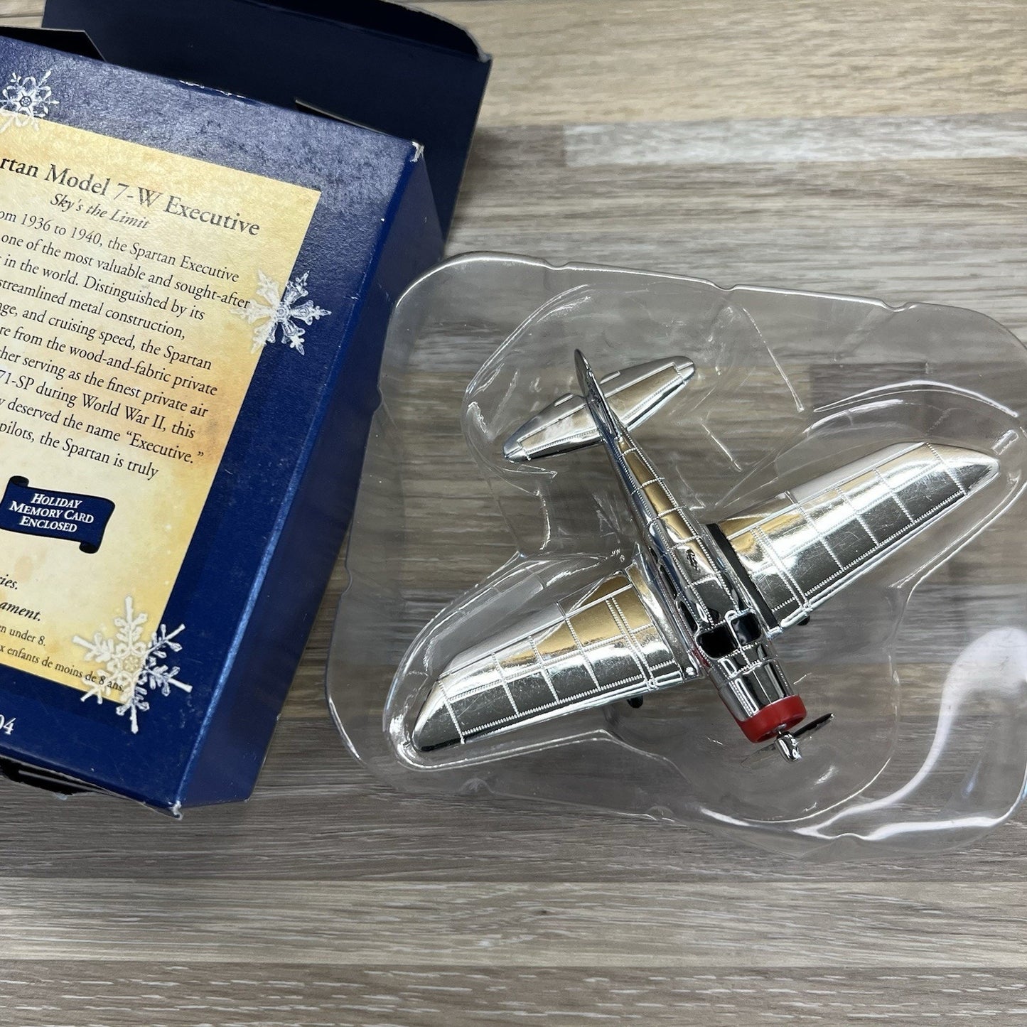 Hallmark 2004 Skys The Limit 8th Spartan Model 7-W Executive Ornament Plane-A119