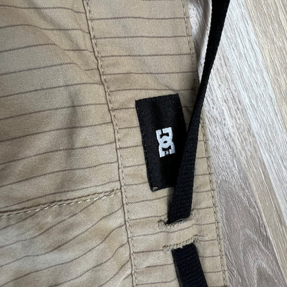 DC Shoe Co Pinstripe Chino Shorts Men’s Board Shorts Size 34 Shoestring - A100