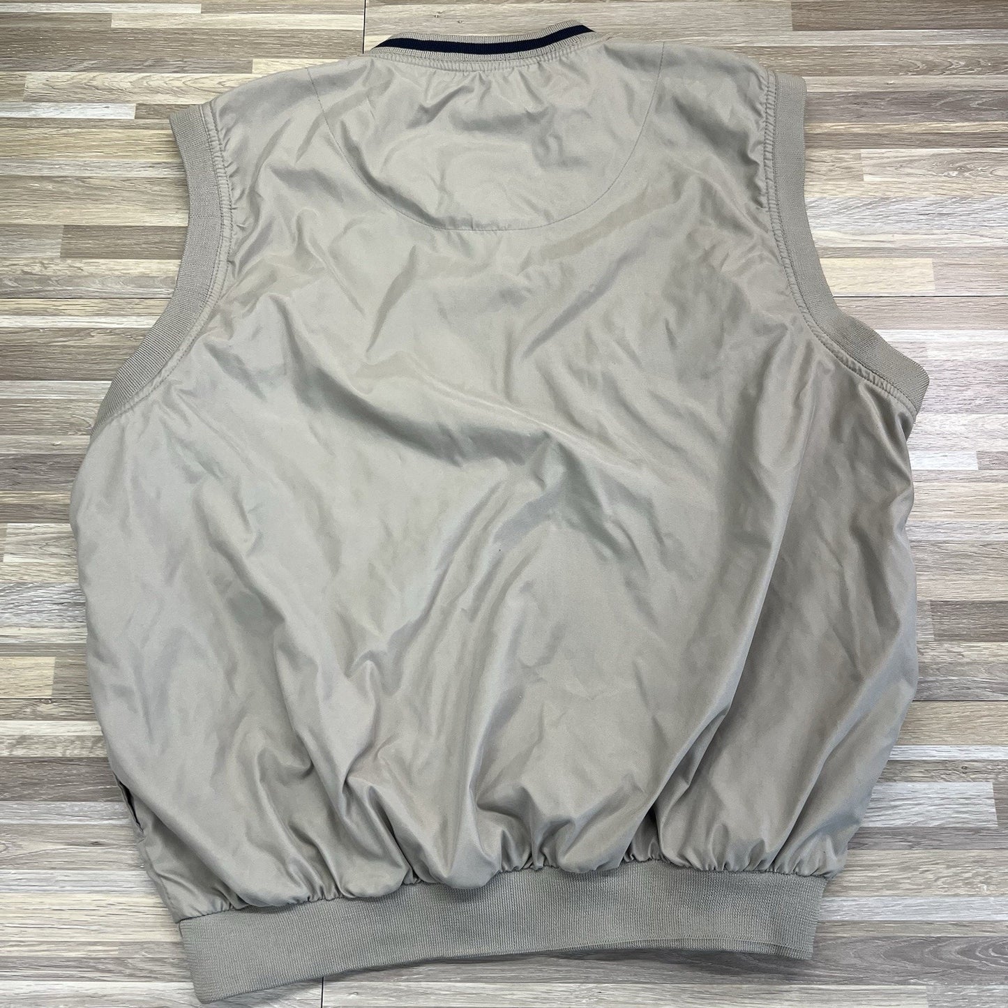 VTG Catalina Men’s Golf Vest Size Large L Made In Qatar - 5O641