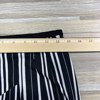 H&M Women's Mini Skirt Black White Size 4 - JN308