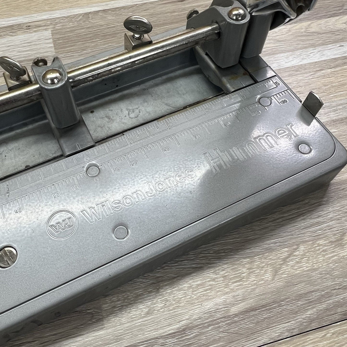 VTG Wilson Jones Hummer Heavy Duty Metal Adjustable 3 Hole Punch - TESTED -1D708