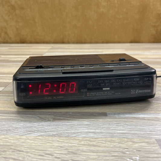 VTG 90s Era Emerson AM/FM Clock Radio Alarm AK2776 Wood Grain Tested WORKS 5D715