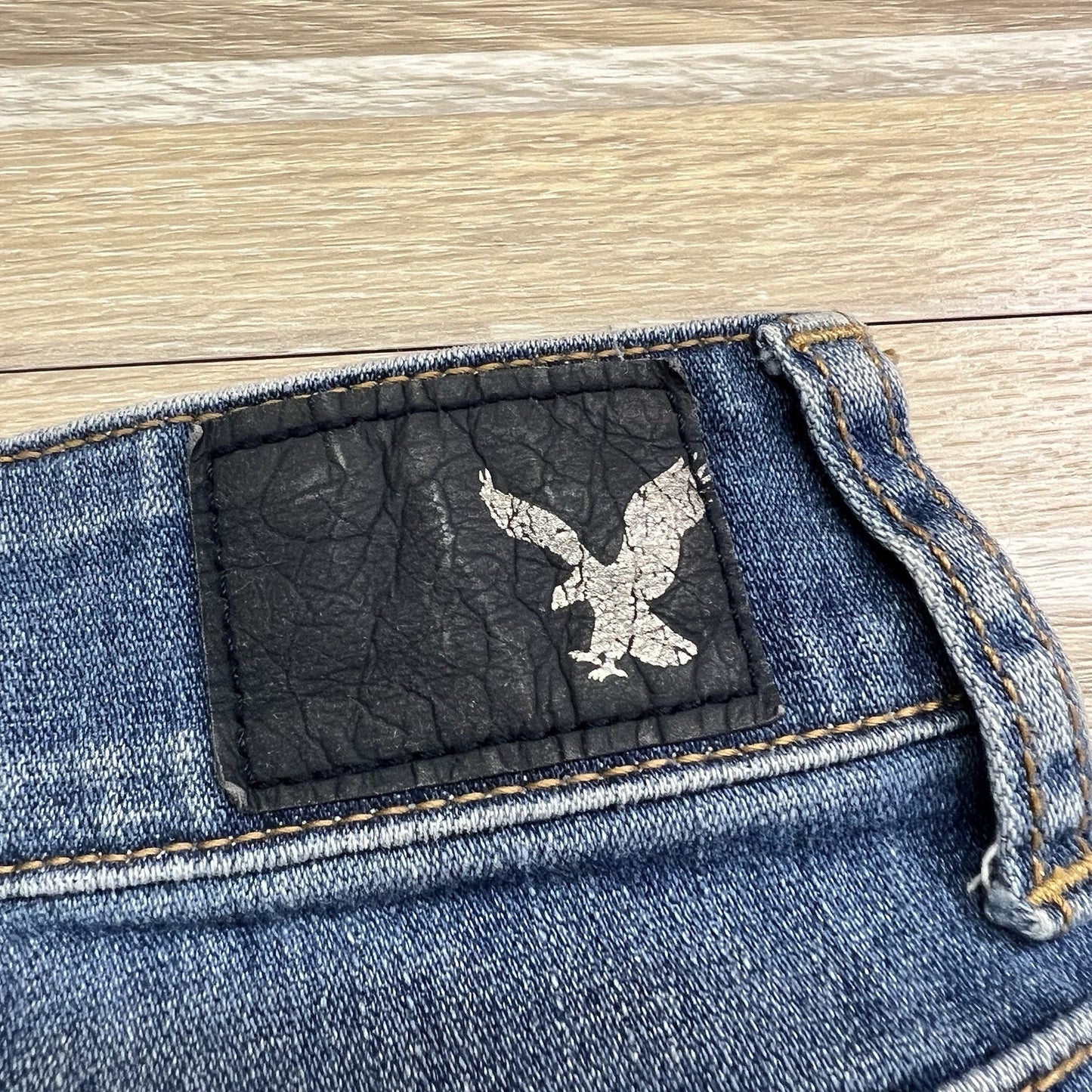 American Eagle Hi-Rise Shortie Denim Shorts Destroyed Size 6 28- JN278