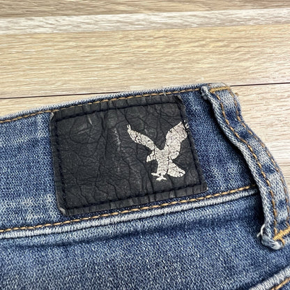 American Eagle Hi-Rise Shortie Denim Shorts Destroyed Size 6 28- JN278