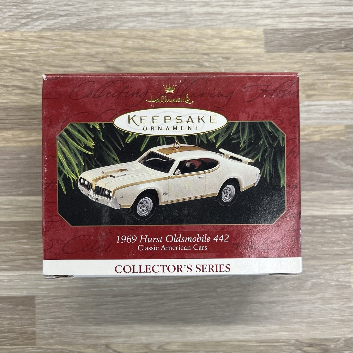 1997 Hallmark Keepsake Ornament Car 1969 Hurst Oldsmobile 442 #7 Series - M157