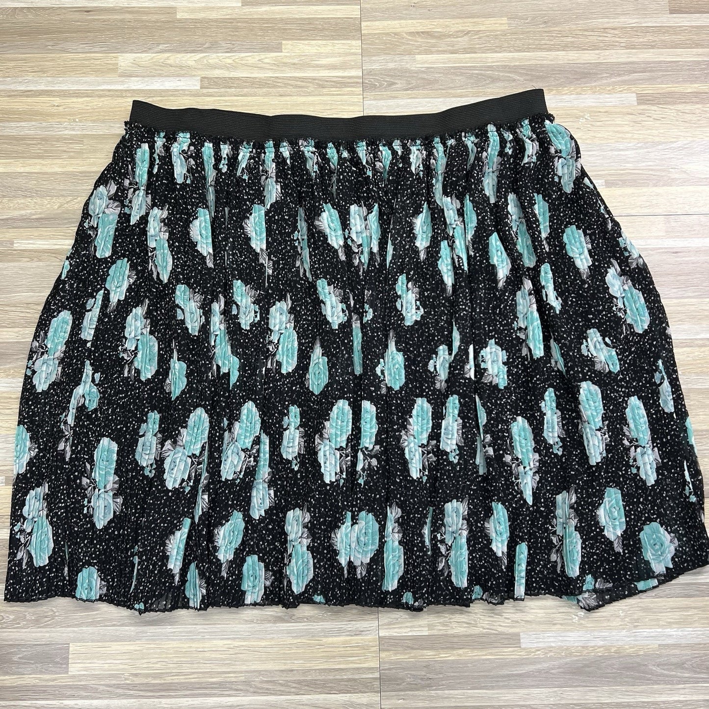 Torrid Women’s Skirt Blue Roses Maxi Size 2 Waist 36 - JN279