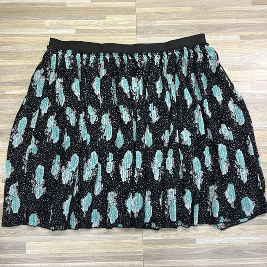 Torrid Women’s Skirt Blue Roses Maxi Size 2 Waist 36 - JN279