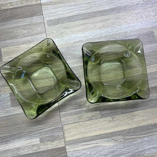 2 Vintage Ashtrays Glass Emerald Green 4 1/2” Square Anchor Hocking - JL407