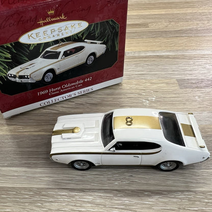 1997 Hallmark Keepsake Ornament Car 1969 Hurst Oldsmobile 442 #7 Series - M157